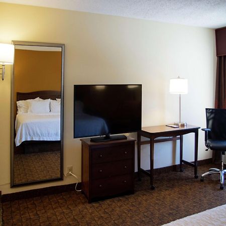 Hampton Inn St. Louis-Честерфилд Экстерьер фото