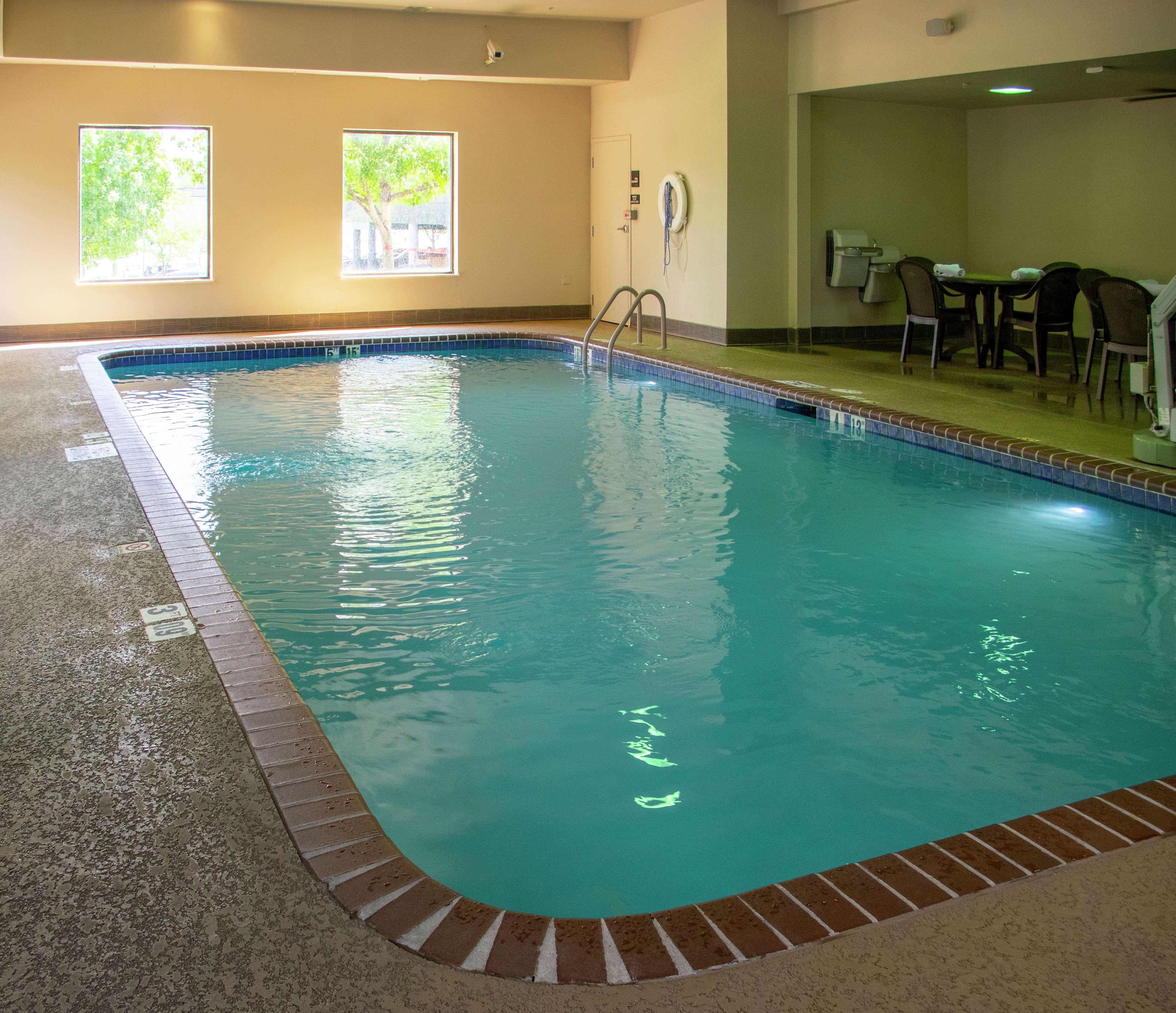 Hampton Inn St. Louis-Честерфилд Экстерьер фото