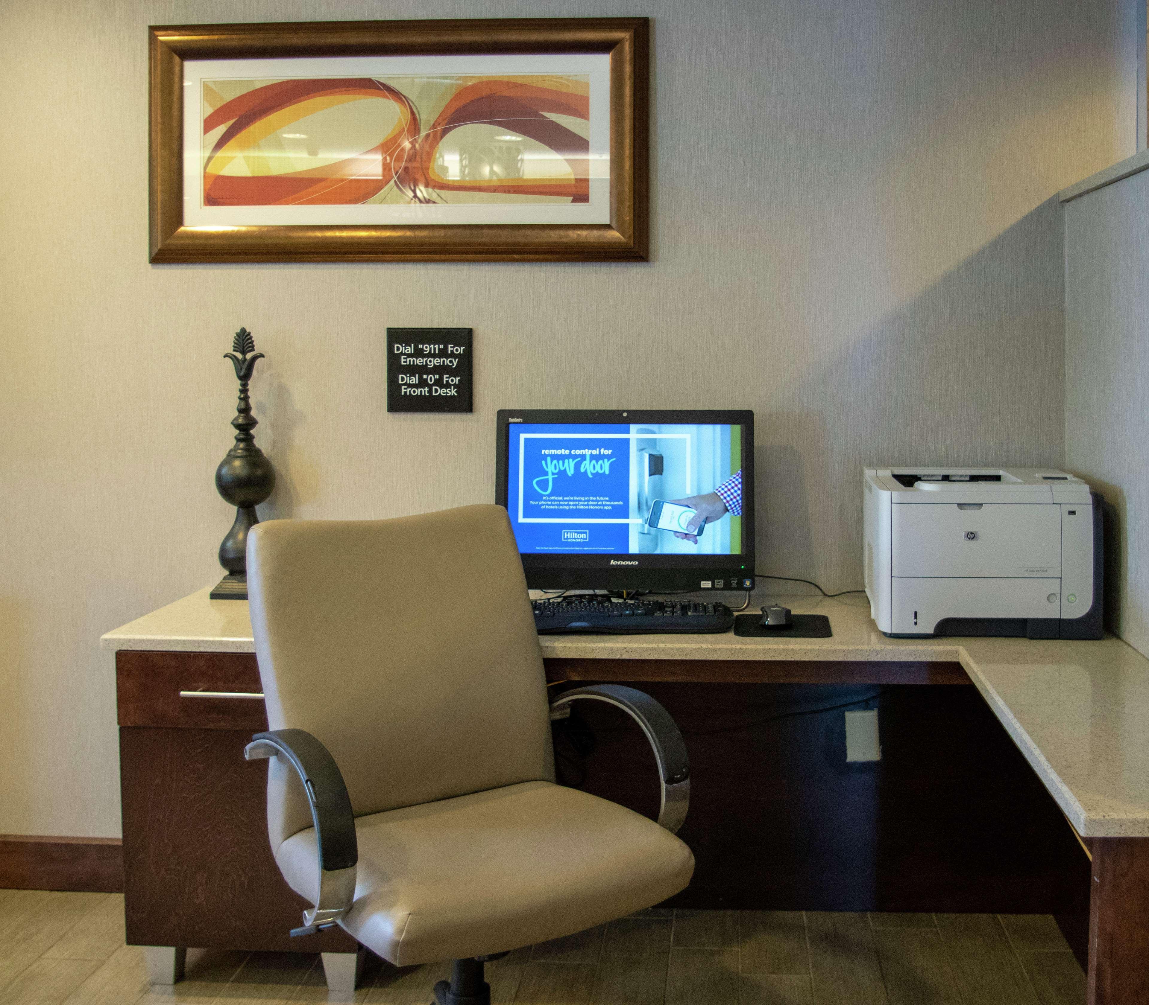 Hampton Inn St. Louis-Честерфилд Экстерьер фото